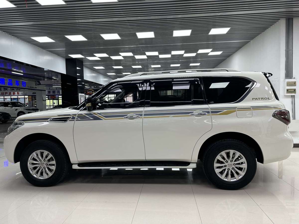 日產(chǎn) 途樂(lè)  2018款 4.0L 領(lǐng)英型圖片