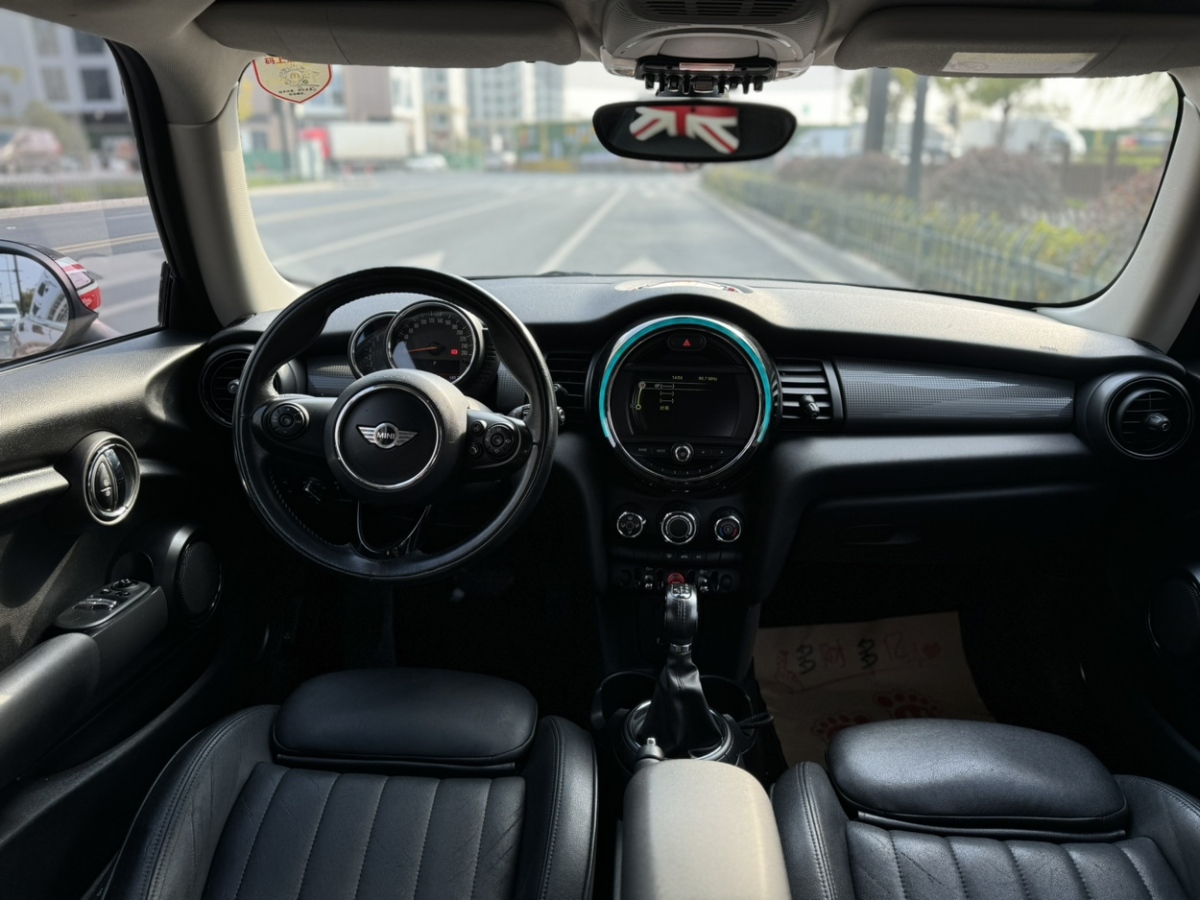 MINI MINI  2016款 1.5T COOPER 表現(xiàn)派圖片