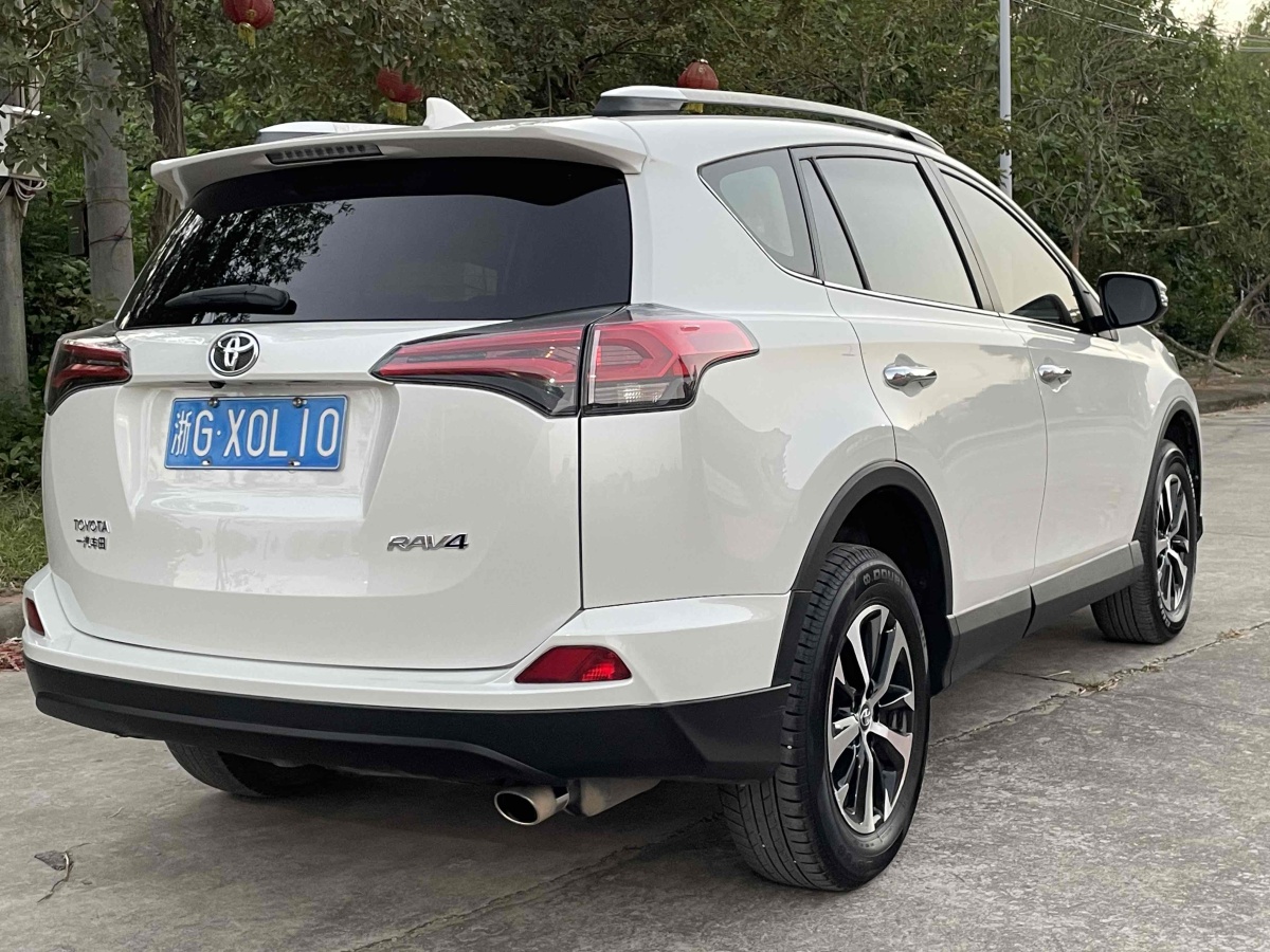 豐田 RAV4  2018款 榮放 2.0L CVT兩驅(qū)風尚版圖片