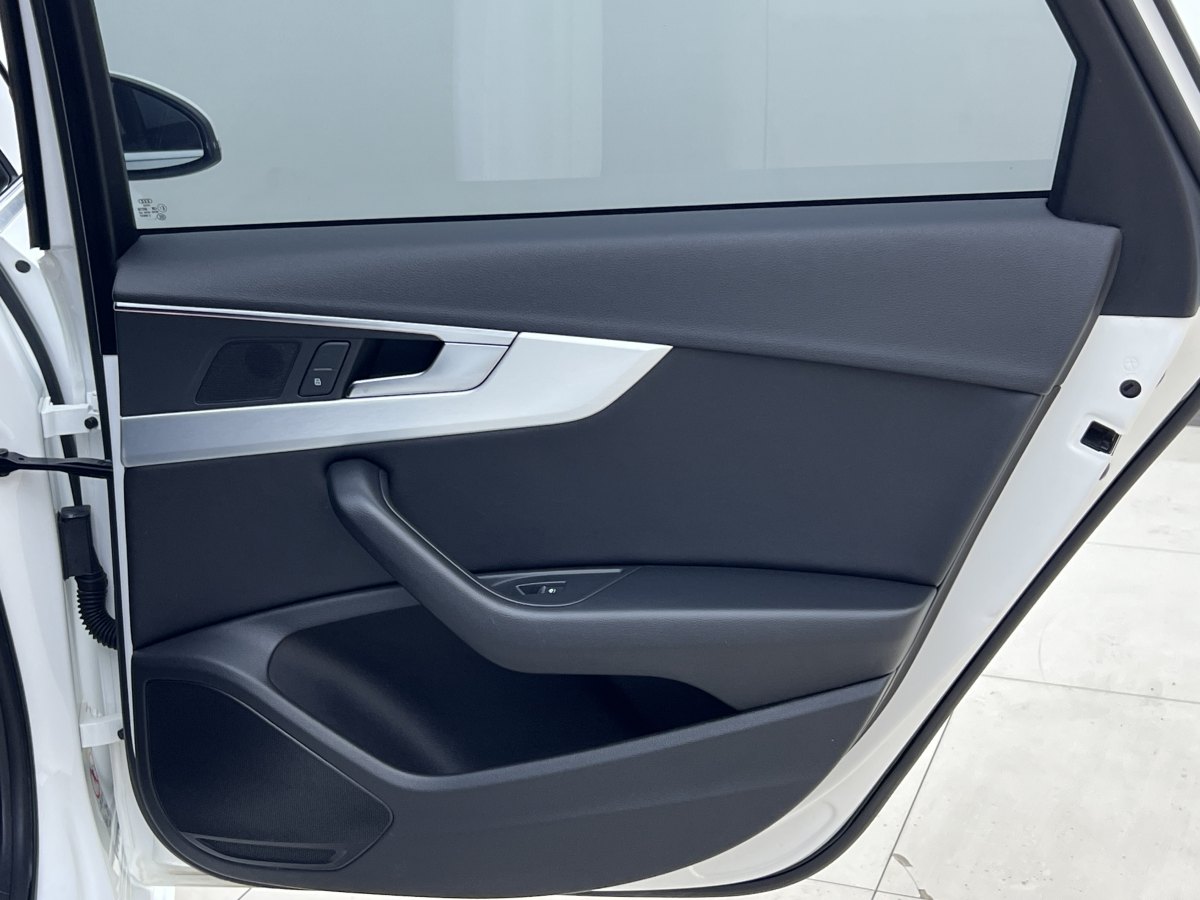 奧迪 奧迪A4L  2022款 40 TFSI 豪華動感型圖片
