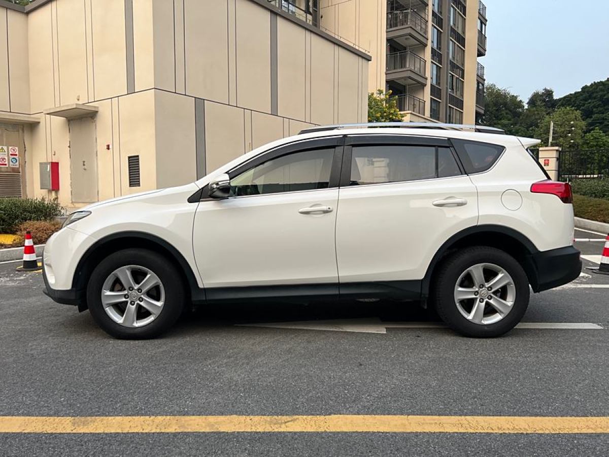 2014年1月豐田 RAV4榮放  2013款 2.0L CVT兩驅(qū)都市版