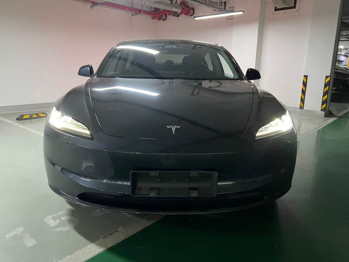 特斯拉 Model 3  2023款 煥新版 后輪驅(qū)動圖片