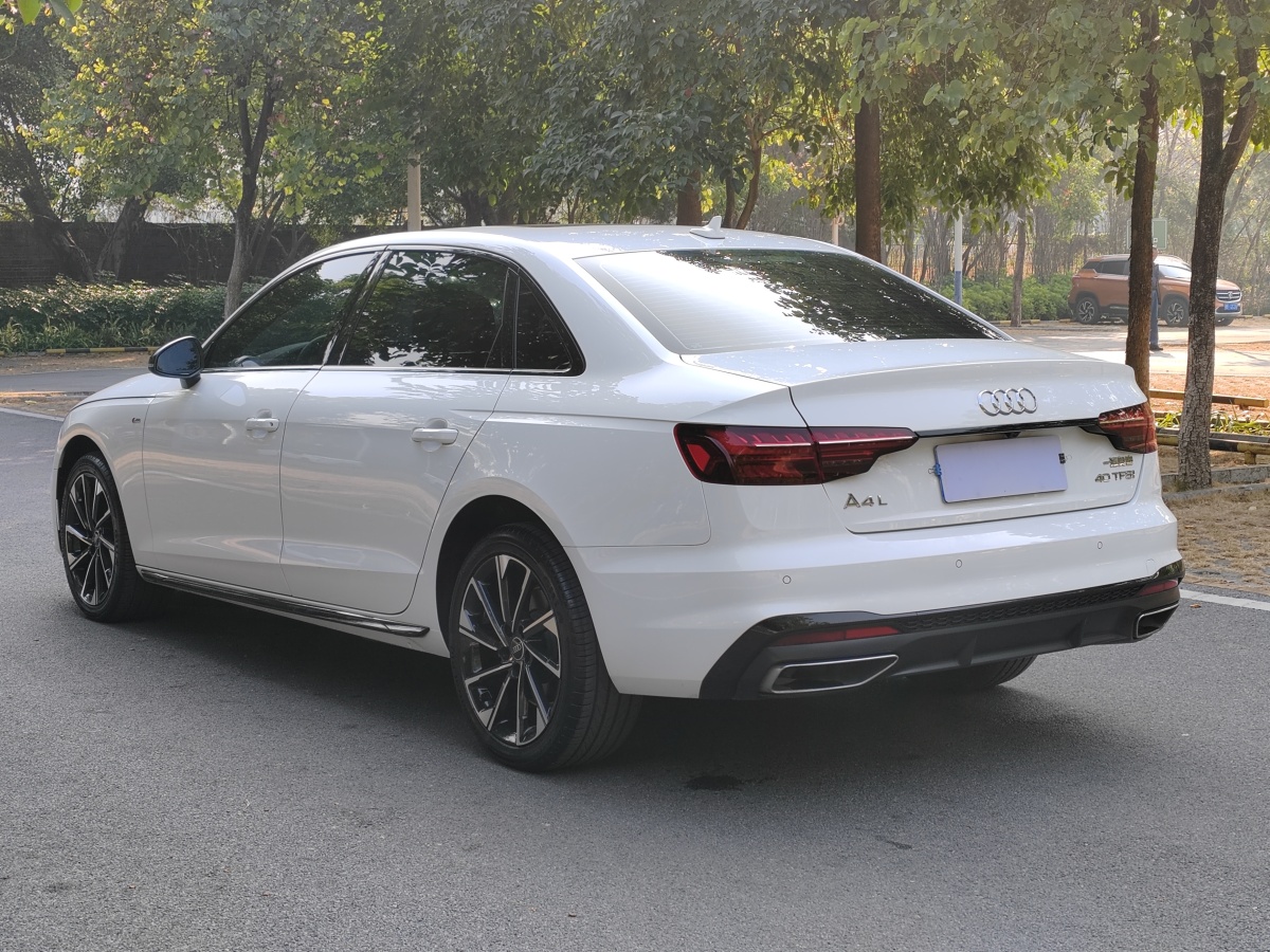 奧迪 奧迪A4L  2023款 40 TFSI 豪華動(dòng)感型圖片