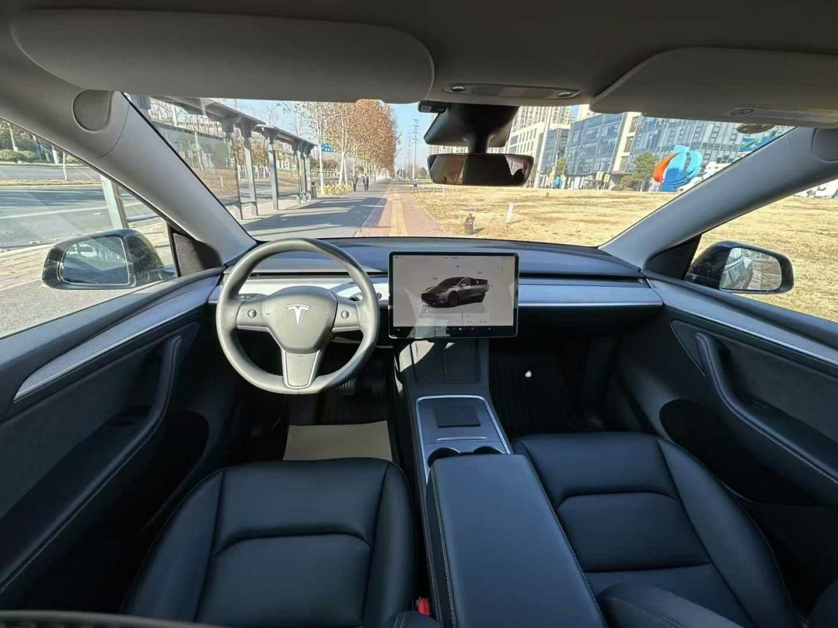 特斯拉 Model S  2023款 三電機(jī)全輪驅(qū)動(dòng) Plaid版圖片