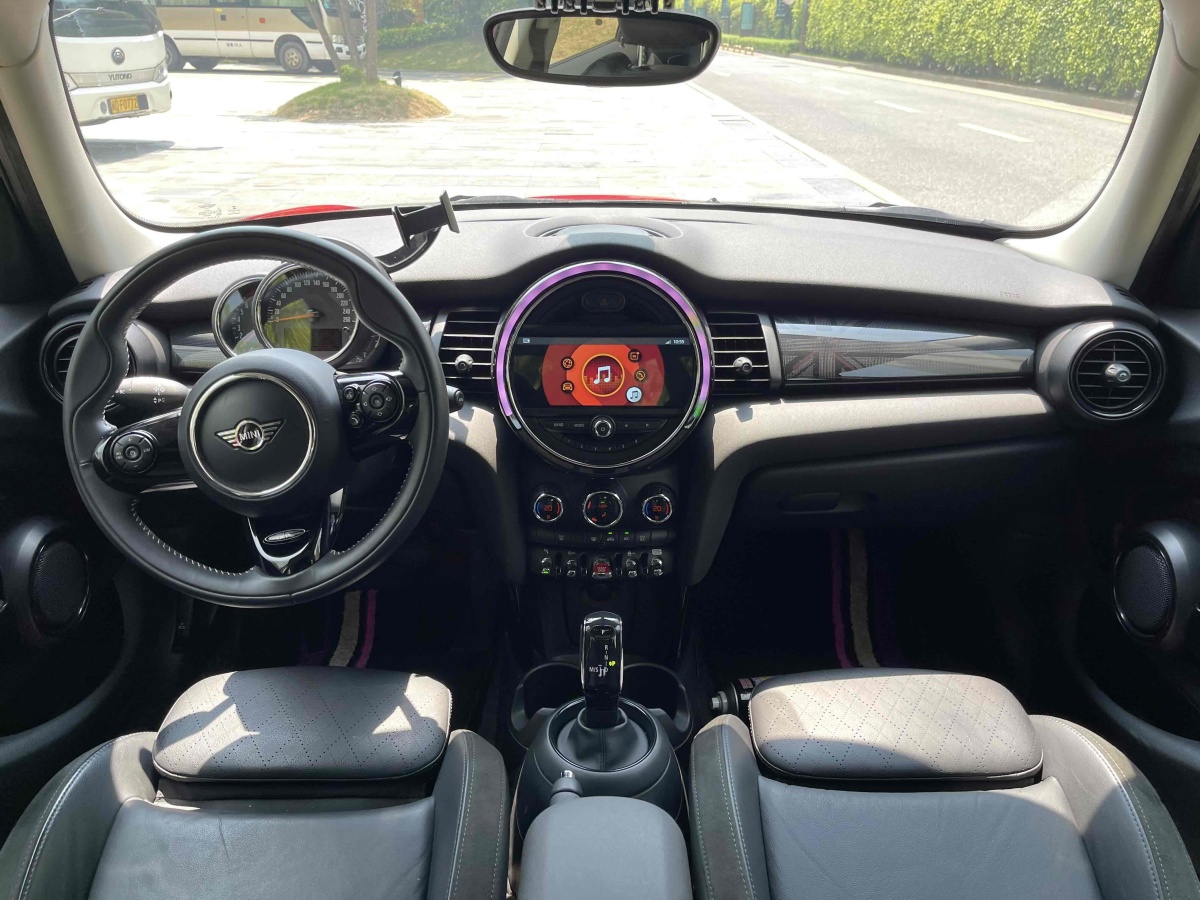 MINI MINI  2020款 1.5T COOPER 藝術(shù)家 五門版圖片