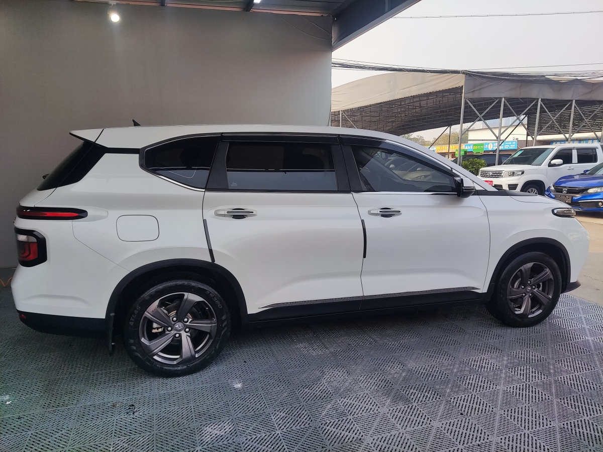 寶駿 RM-5  2019款 1.5L CVT 24小時在線精英型 6座圖片