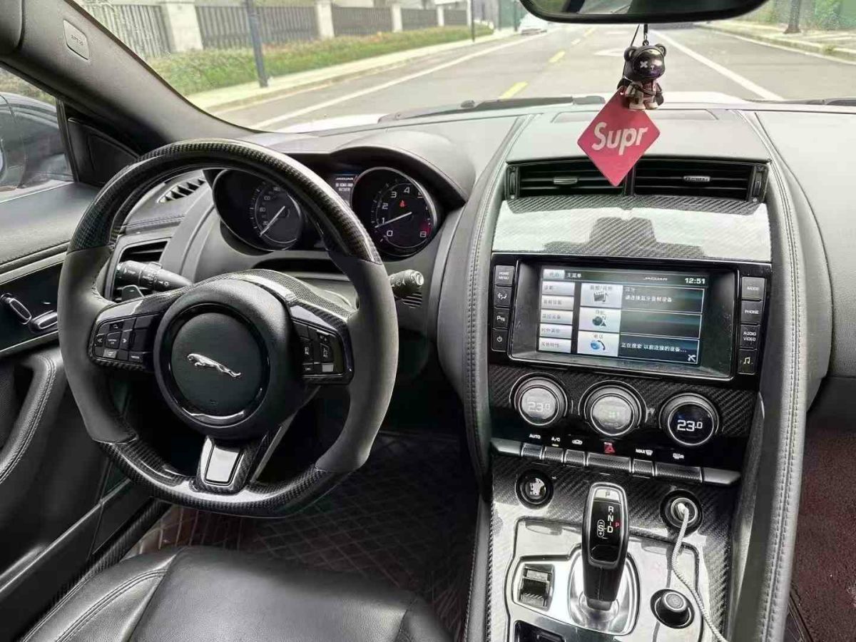 捷豹 XE  2015款 2.0T 240PS R-Sport圖片