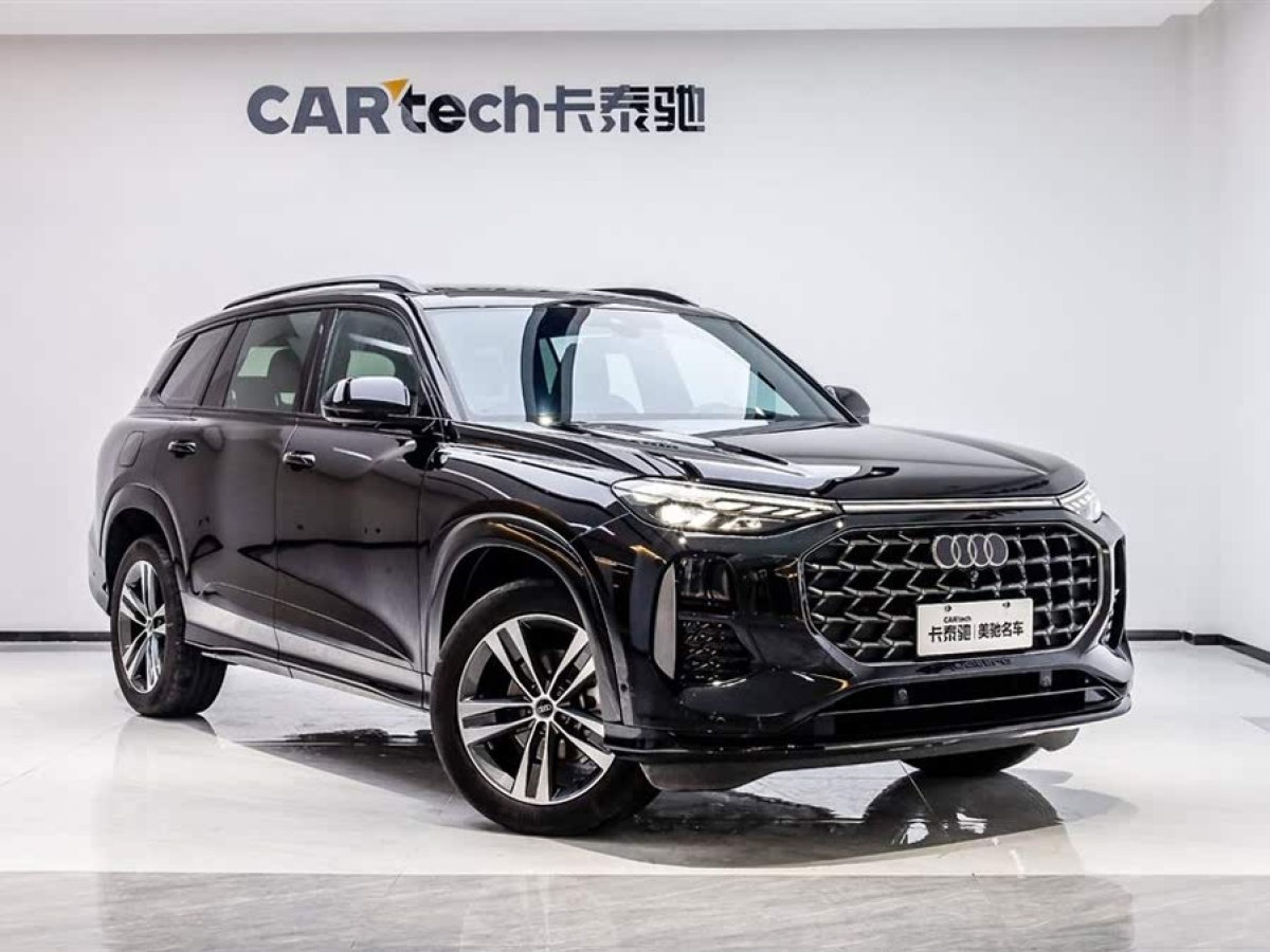 奧迪 奧迪Q6  2024款 45 TFSI quattro 齊云型 飛騎套裝 7座圖片