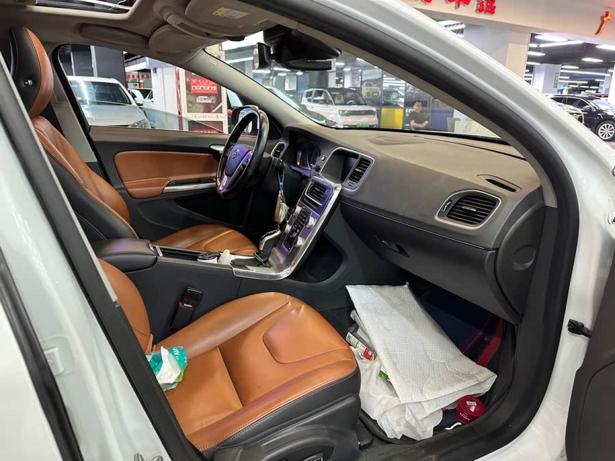 沃爾沃 S60  2014款 改款 T5 個性運動版圖片