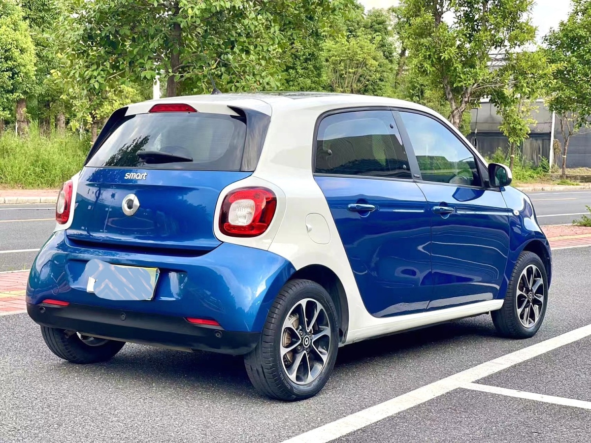 smart forfour  2016款 1.0L 52千瓦激情版圖片