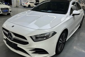 奔馳A級(jí) 奔馳 改款 A 180 L 運(yùn)動(dòng)轎車