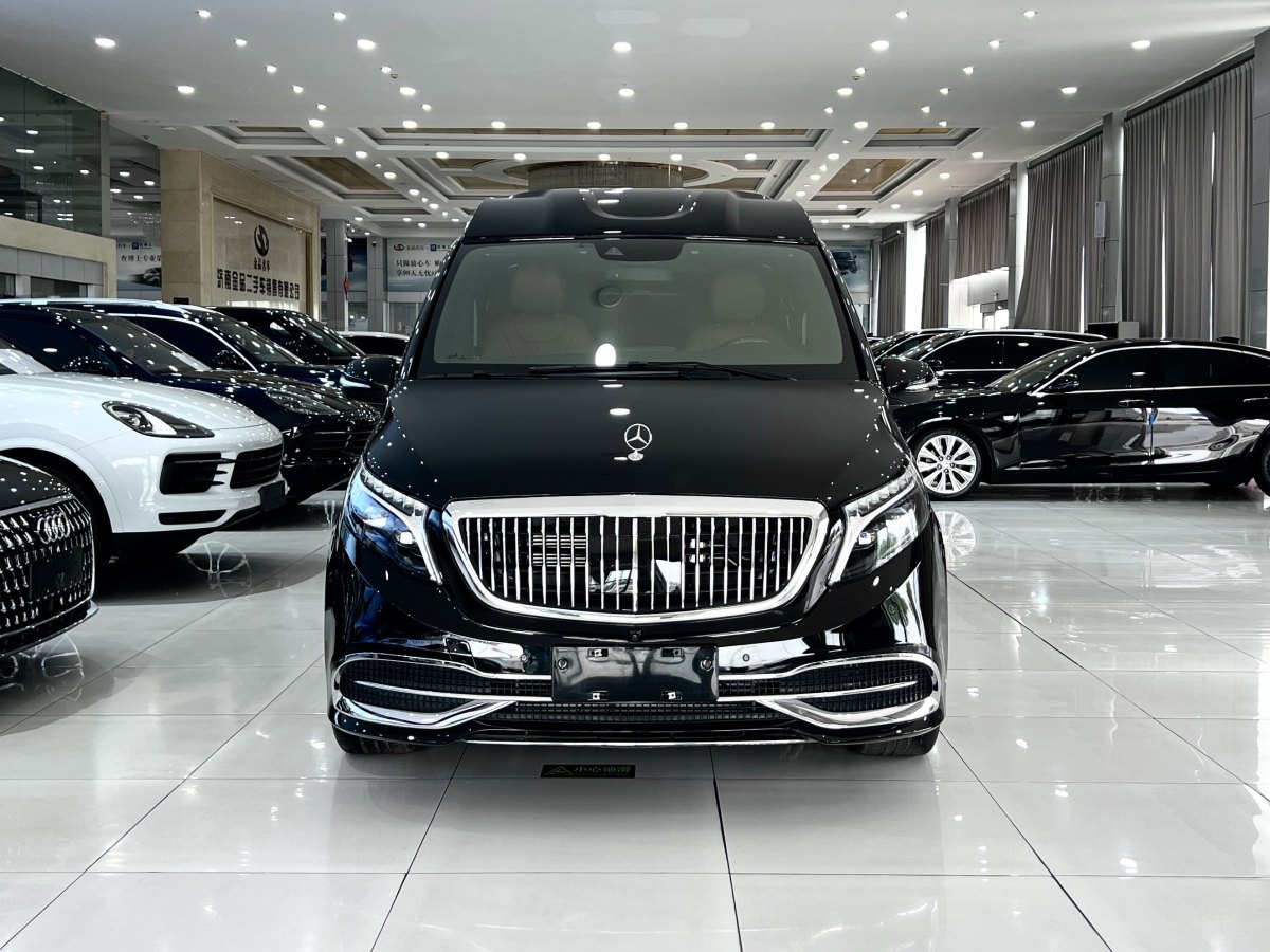 奔馳 V級(jí)  2022款 V 260 L 長(zhǎng)軸距豪華版圖片