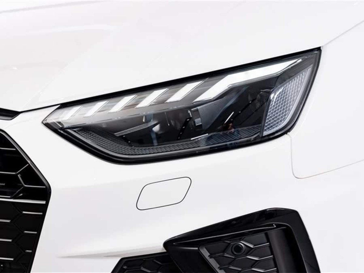 奧迪 奧迪A4L  2024款 40 TFSI 豪華動感型(星夜版)圖片