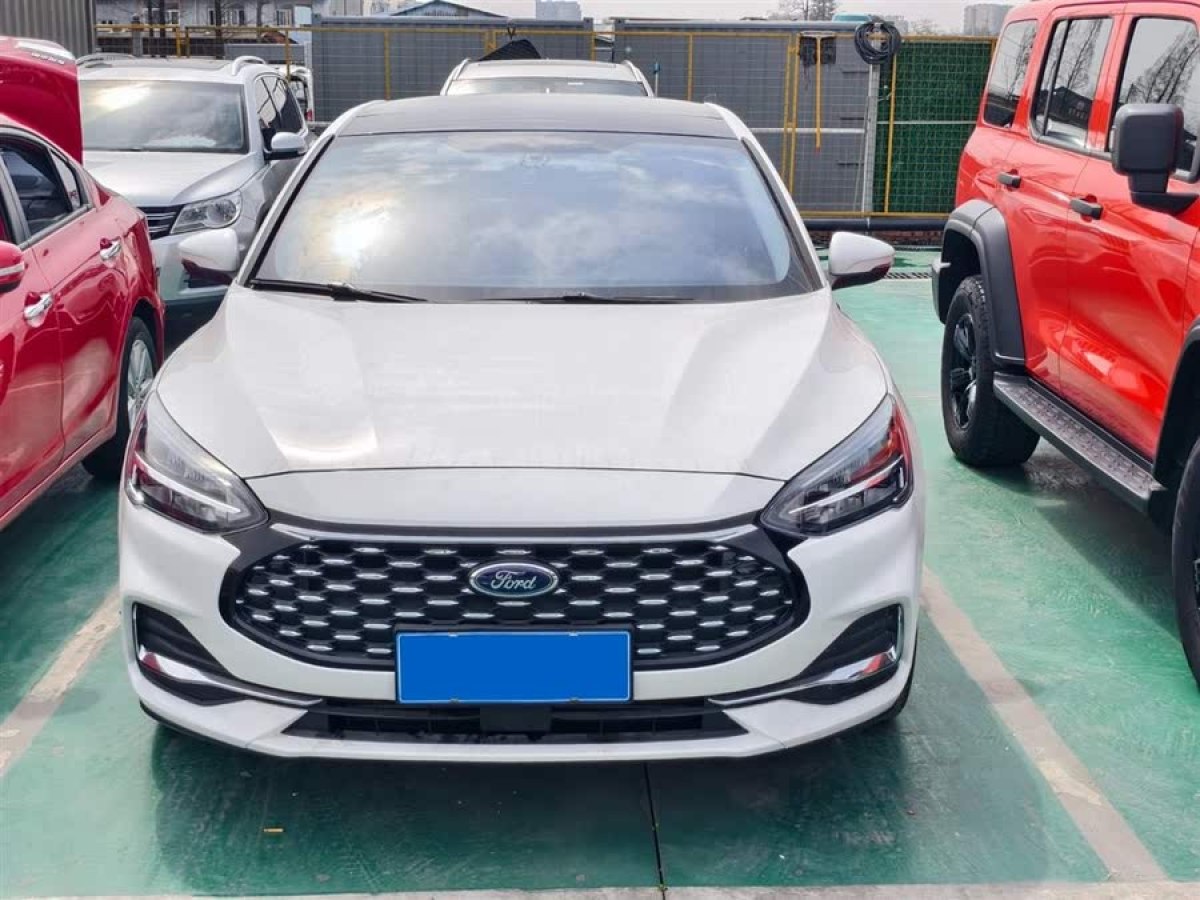 福特 ?？怂? 2021款 三廂 EcoBoost 180 自動(dòng)鋒潮型圖片