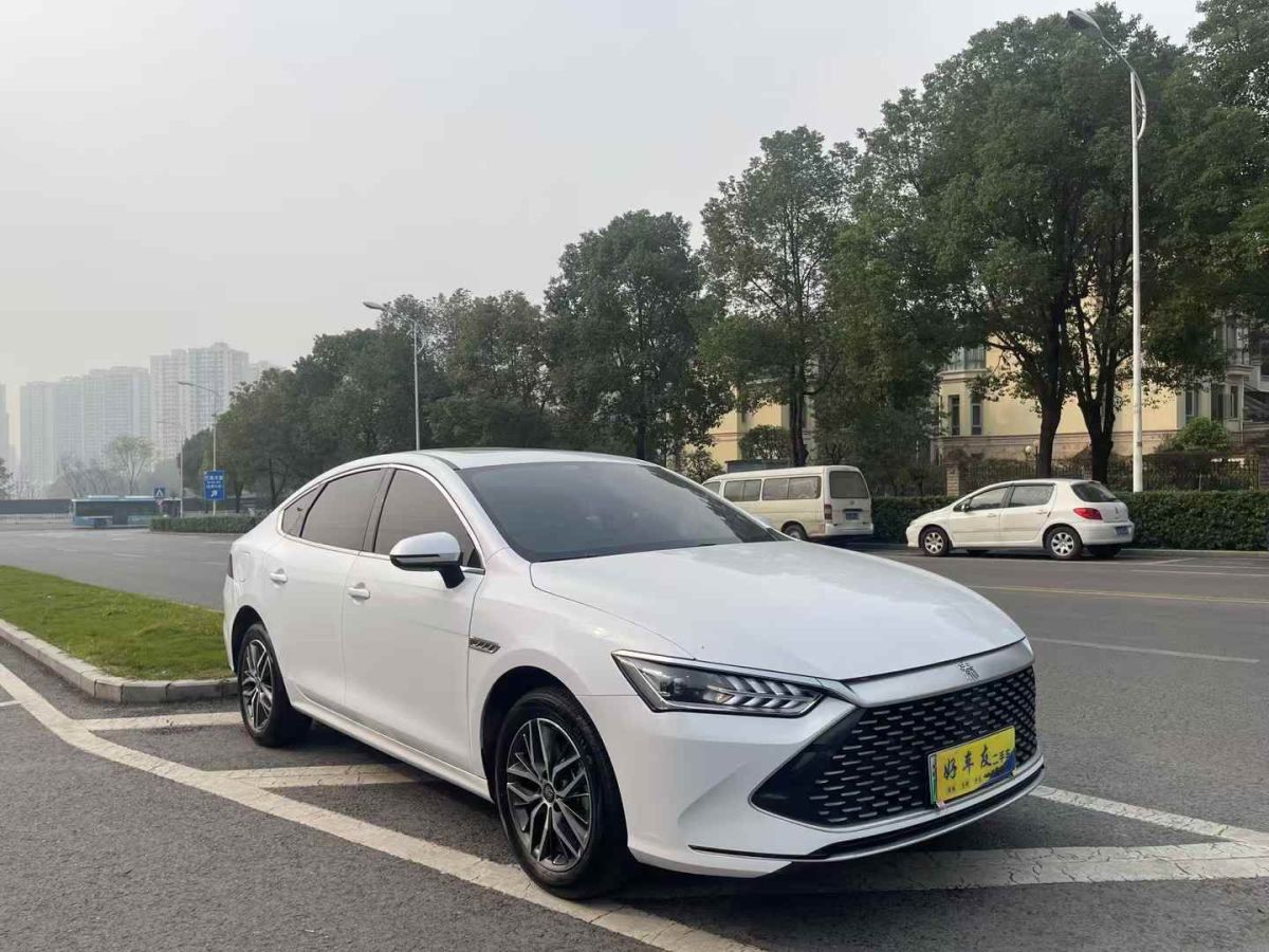 比亞迪 秦PLUS  2023款 DM-i 120KM領(lǐng)航卓越型圖片