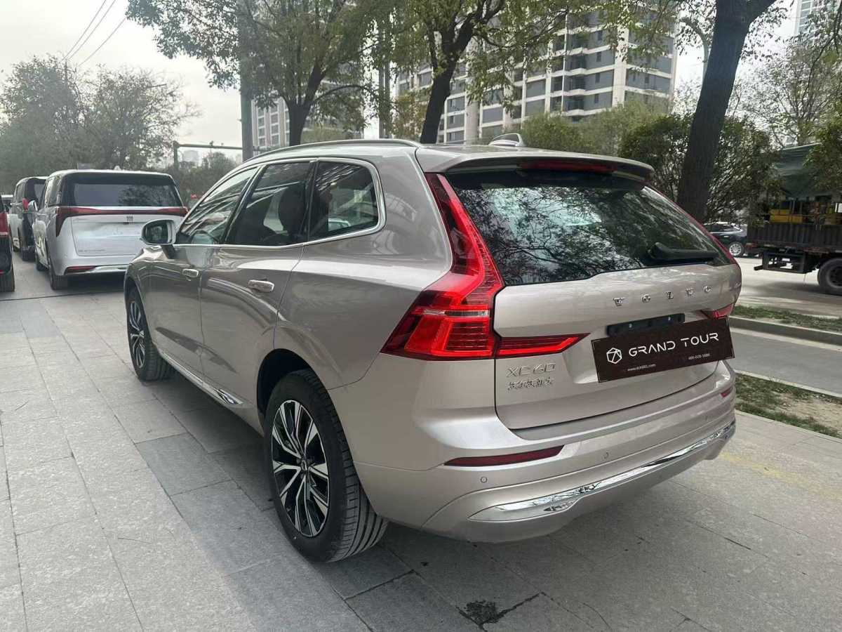 沃爾沃 XC60  2024款 B5 四驅(qū)智遠豪華版圖片