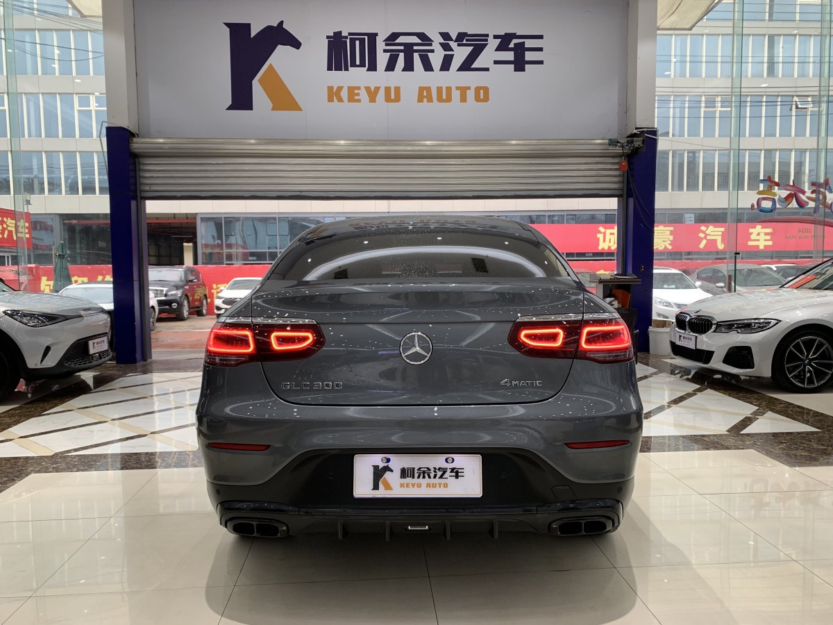 奔馳 奔馳GLC  2022款 改款 GLC 300 4MATIC 轎跑SUV圖片