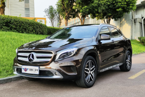 奔驰GLA 奔驰 GLA 220 4MATIC 时尚型