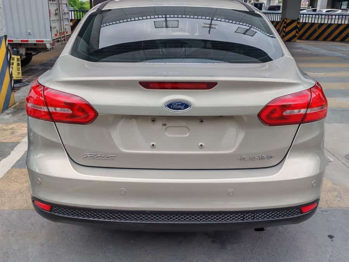 福特 ?？怂? 2015款 三廂 1.6L 自動風尚型圖片