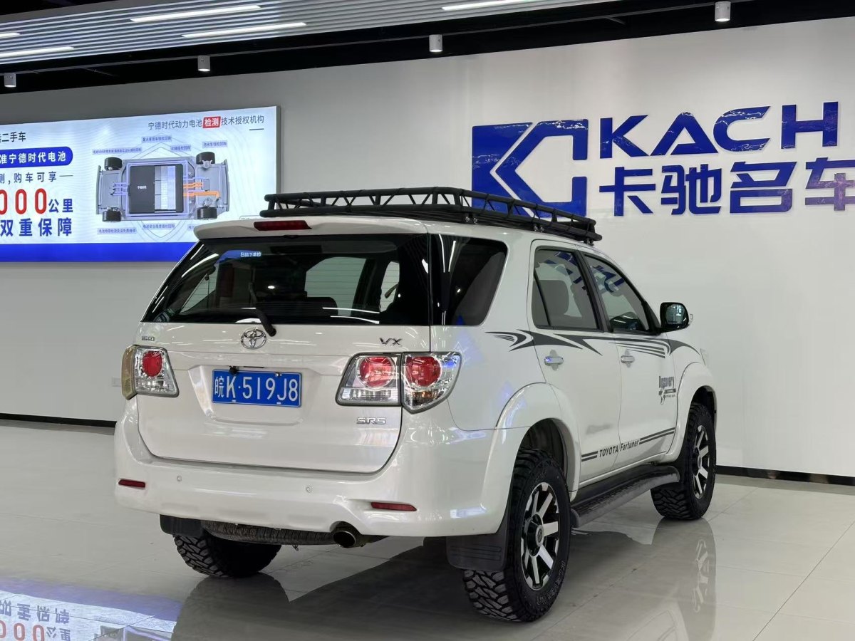 豐田 Fortuner  2015款 2.7L 標(biāo)準(zhǔn)版圖片