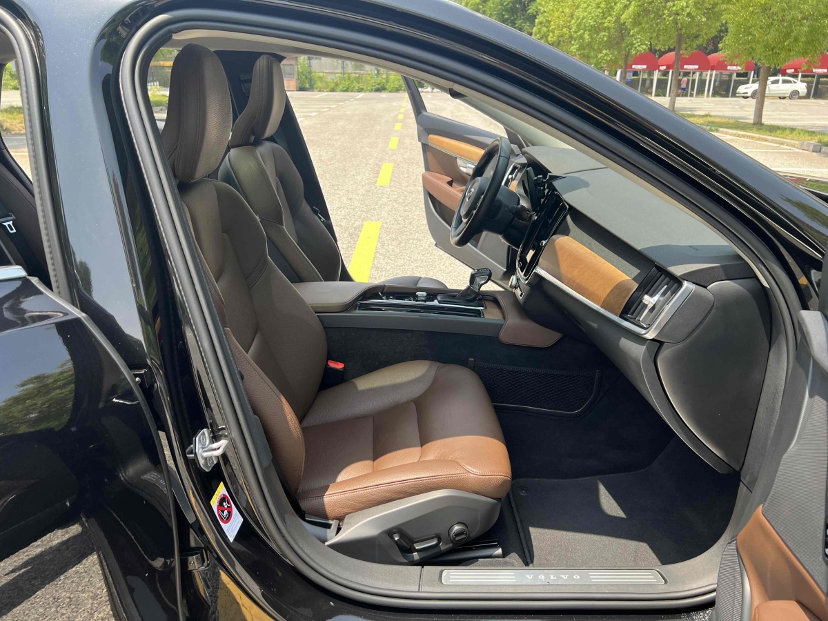 2019年10月沃爾沃 S90  2020款 改款 T5 智逸豪華版