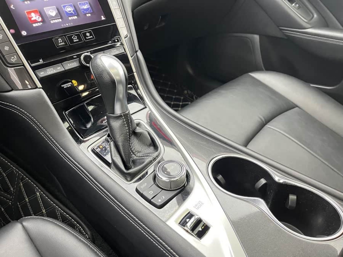 英菲尼迪 Q50L  2016款 2.0T 舒適版圖片