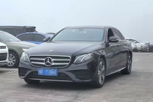 奔驰A级 奔驰  A 220 L 4MATIC 运动轿车