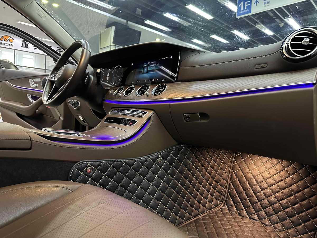 奔驰 奔驰E级  2021款 改款 E 300 L 时尚型图片