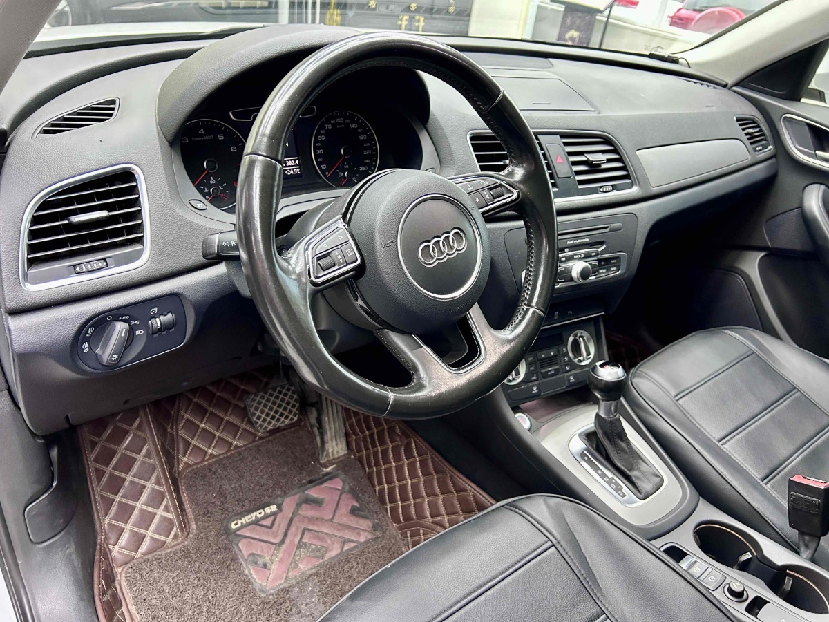 奥迪 奥迪Q3  2015款 35 TFSI 进取型图片