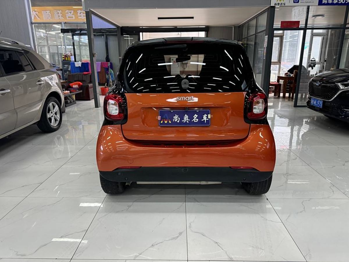 smart fortwo  2015款 1.0L 52千瓦硬顶激情版图片