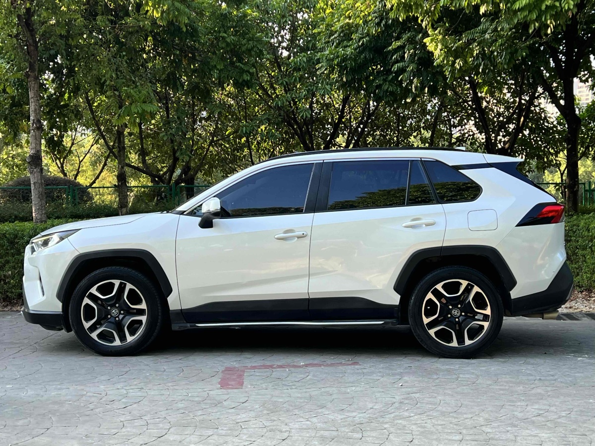 丰田 RAV4  2019款 荣放 2.0L CVT两驱先锋版图片