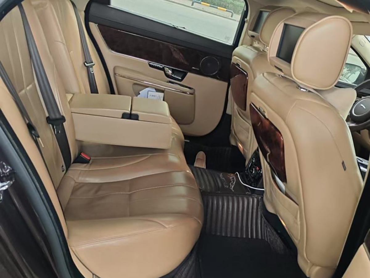 捷豹 XJ  2012款 XJL 3.0 全景商務(wù)版圖片