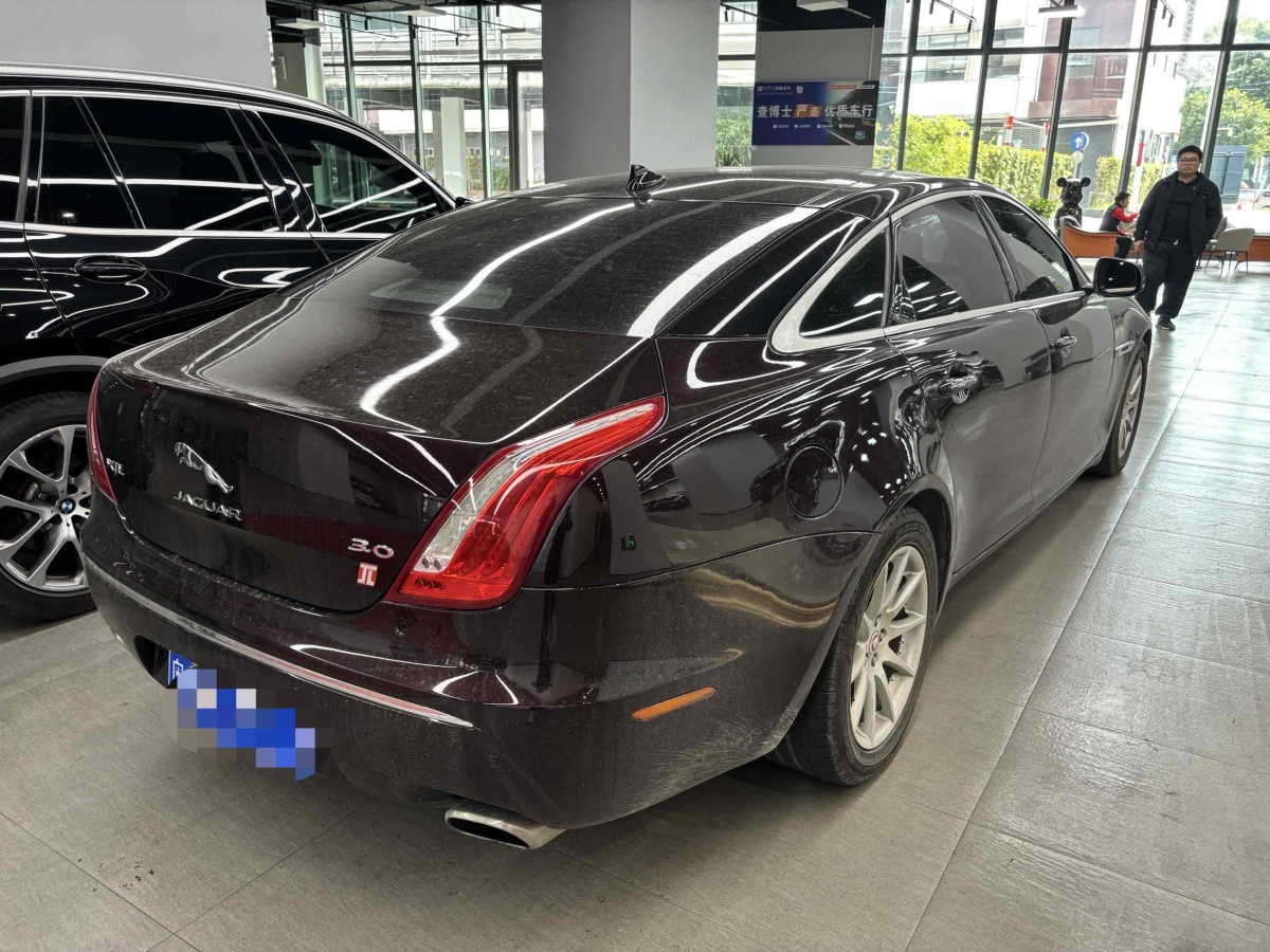 捷豹 XJ  2014款 XJL 3.0 SC 兩驅(qū)全景商務版圖片