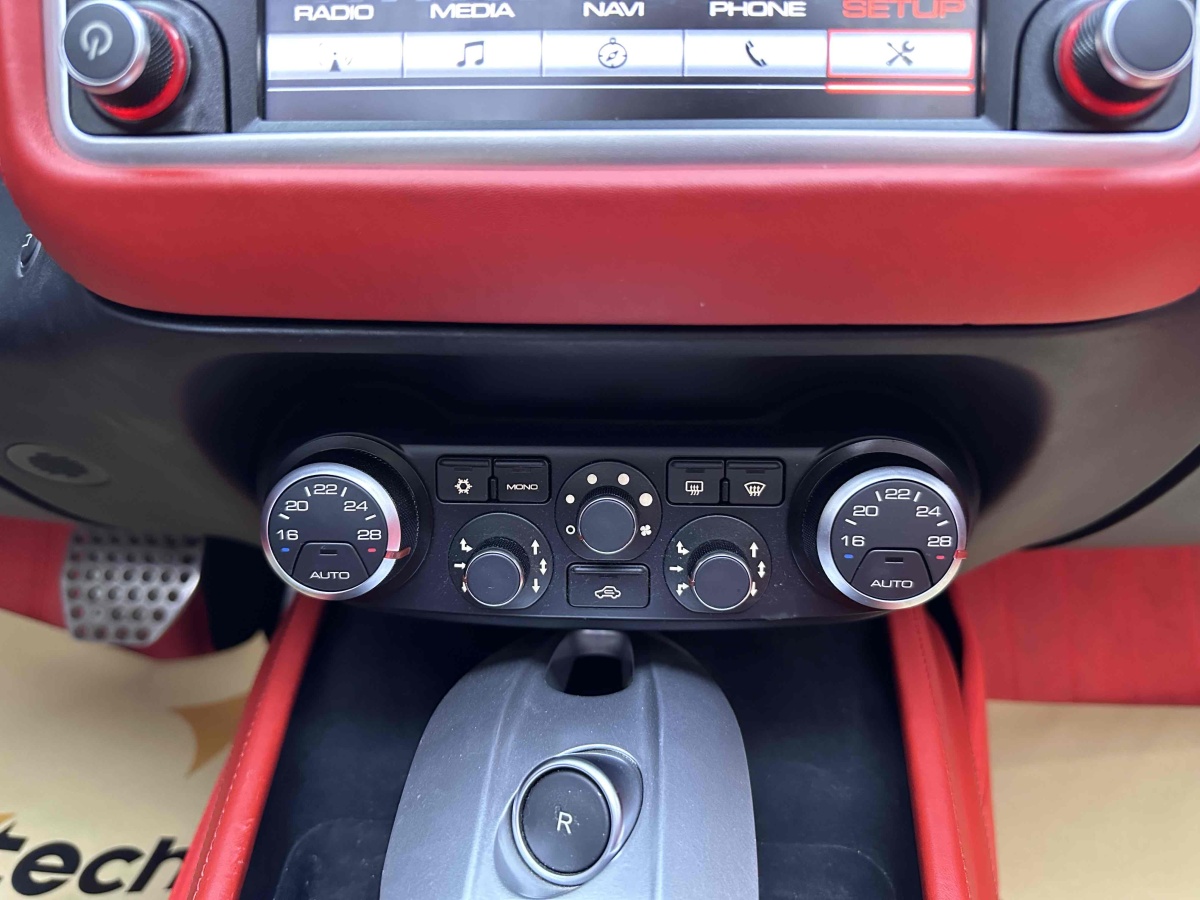 2015年8月法拉利 California T  2015款 3.9T 标准型