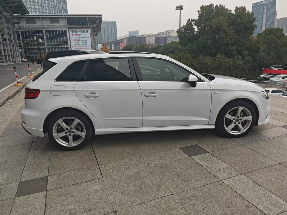 奧迪 奧迪A3  2019款 Sportback 35 TFSI 進(jìn)取型 國(guó)VI圖片