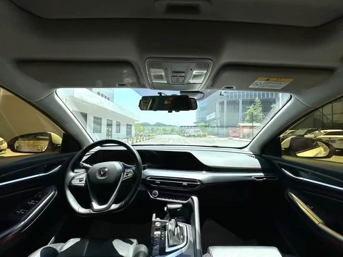 長安 逸動  2020款 PLUS 藍(lán)鯨NE 1.4T GDI DCT旗艦型圖片