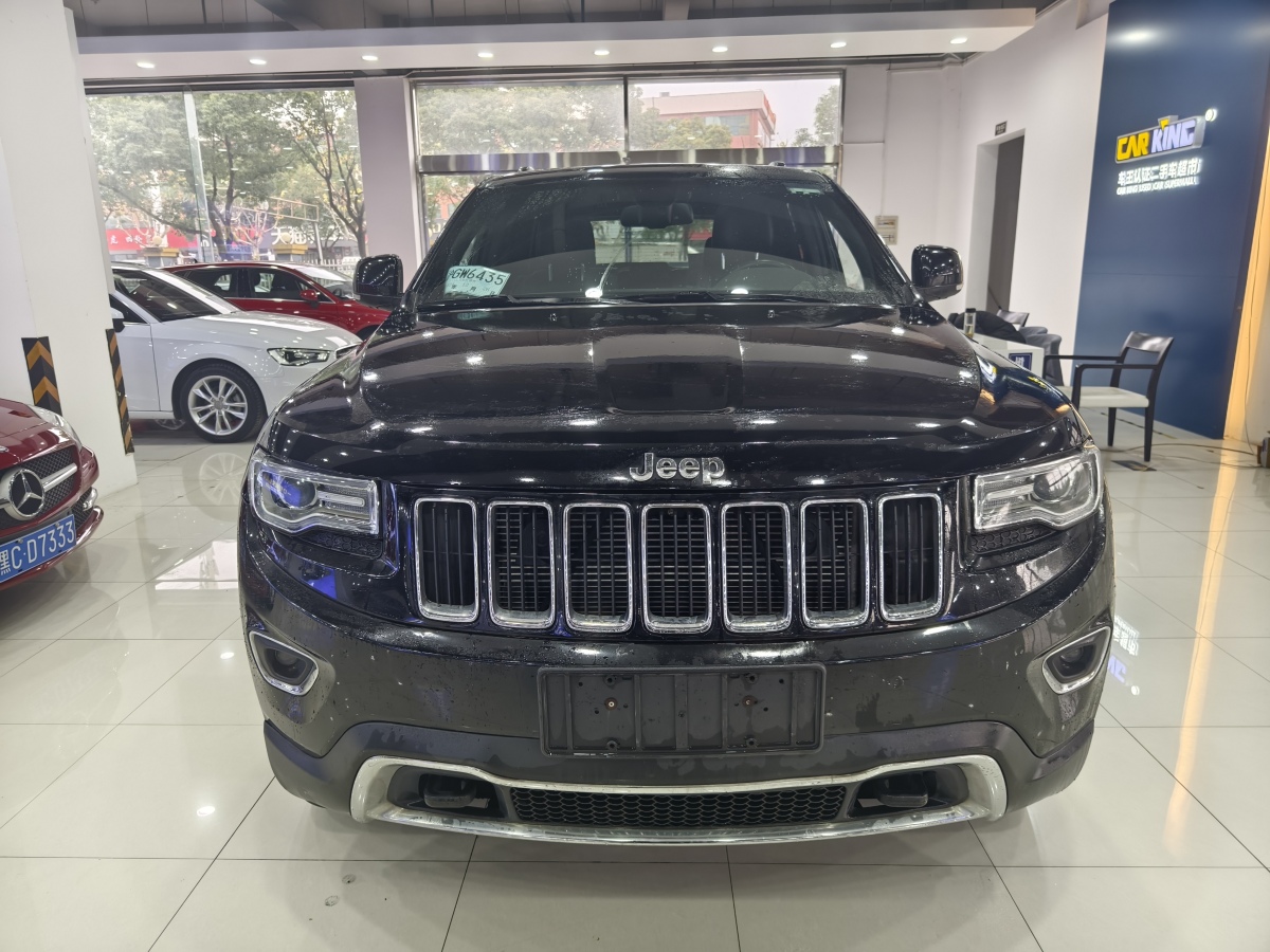 Jeep 大切諾基  2015款 3.0L 舒享導(dǎo)航版圖片