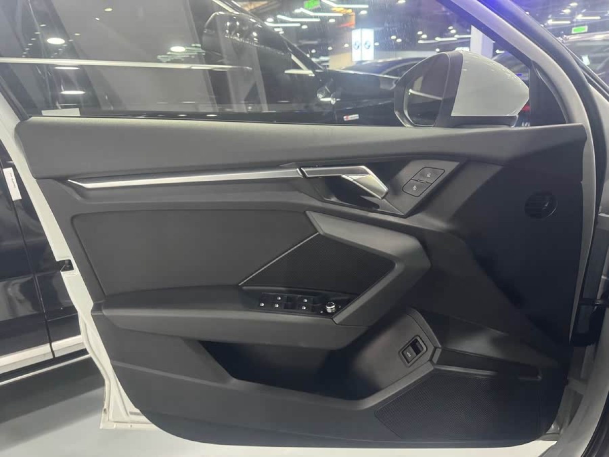 奧迪 奧迪A3  2021款 A3L Limousine 35 TFSI 進(jìn)取運(yùn)動(dòng)型圖片
