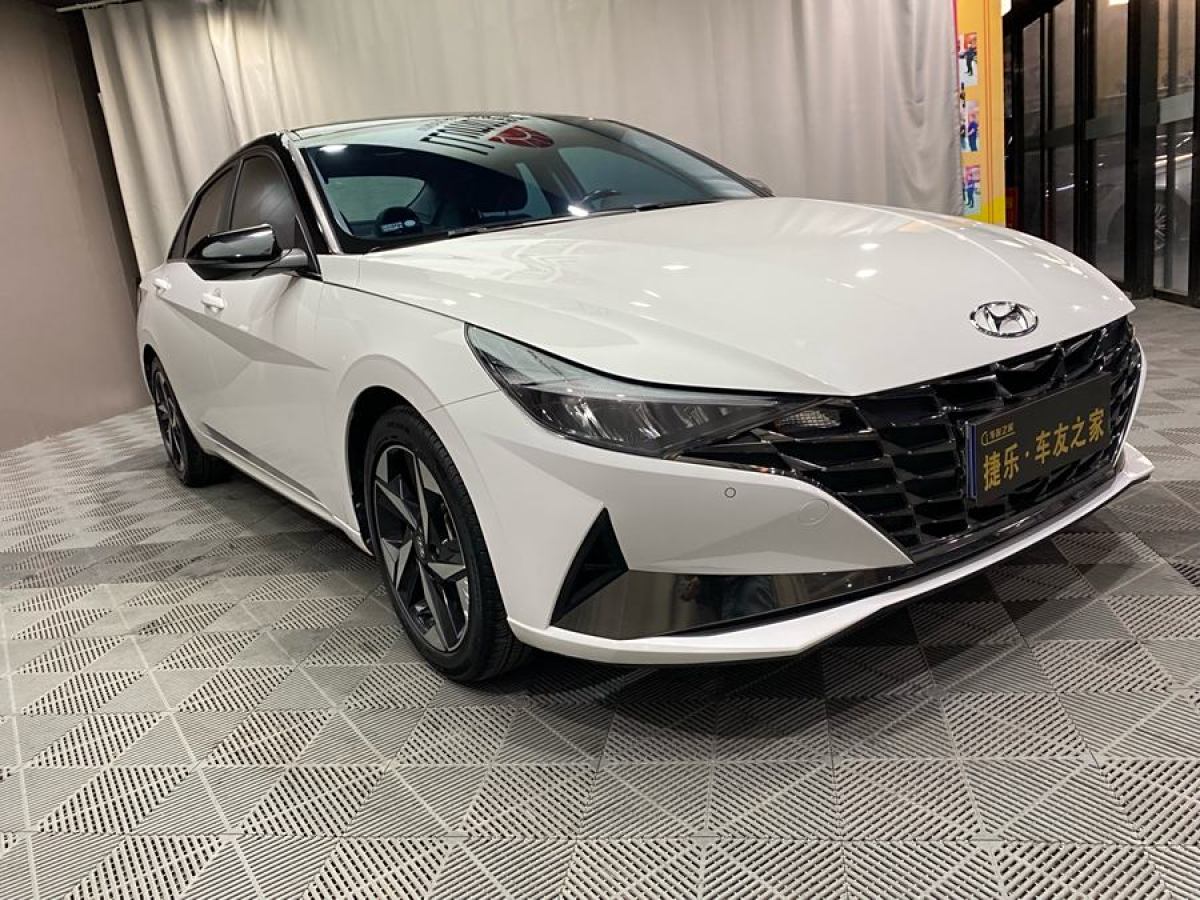 2022年6月現(xiàn)代 伊蘭特  2022款 1.5L CVT LUX尊貴版