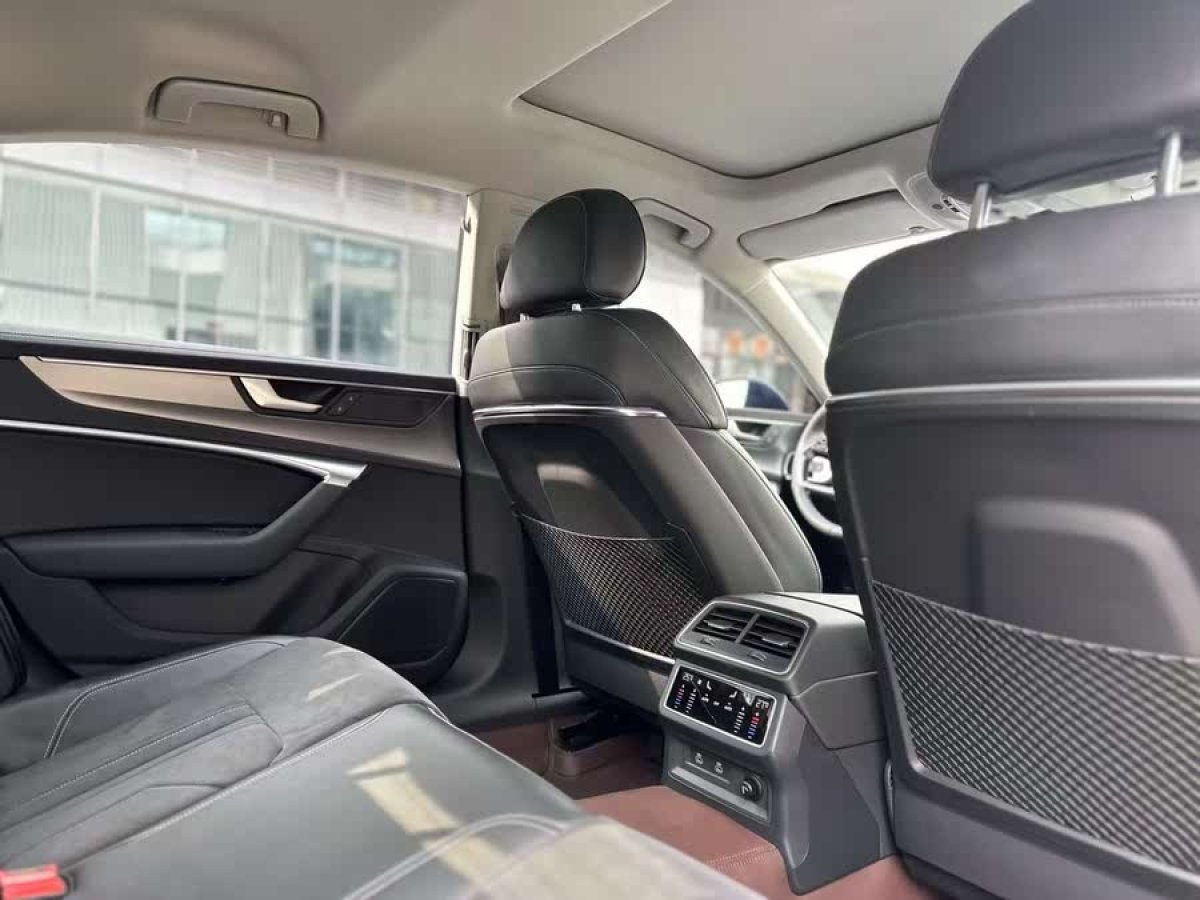奧迪 奧迪A7L  2022款 45 TFSI S-line 筑夢青春版圖片