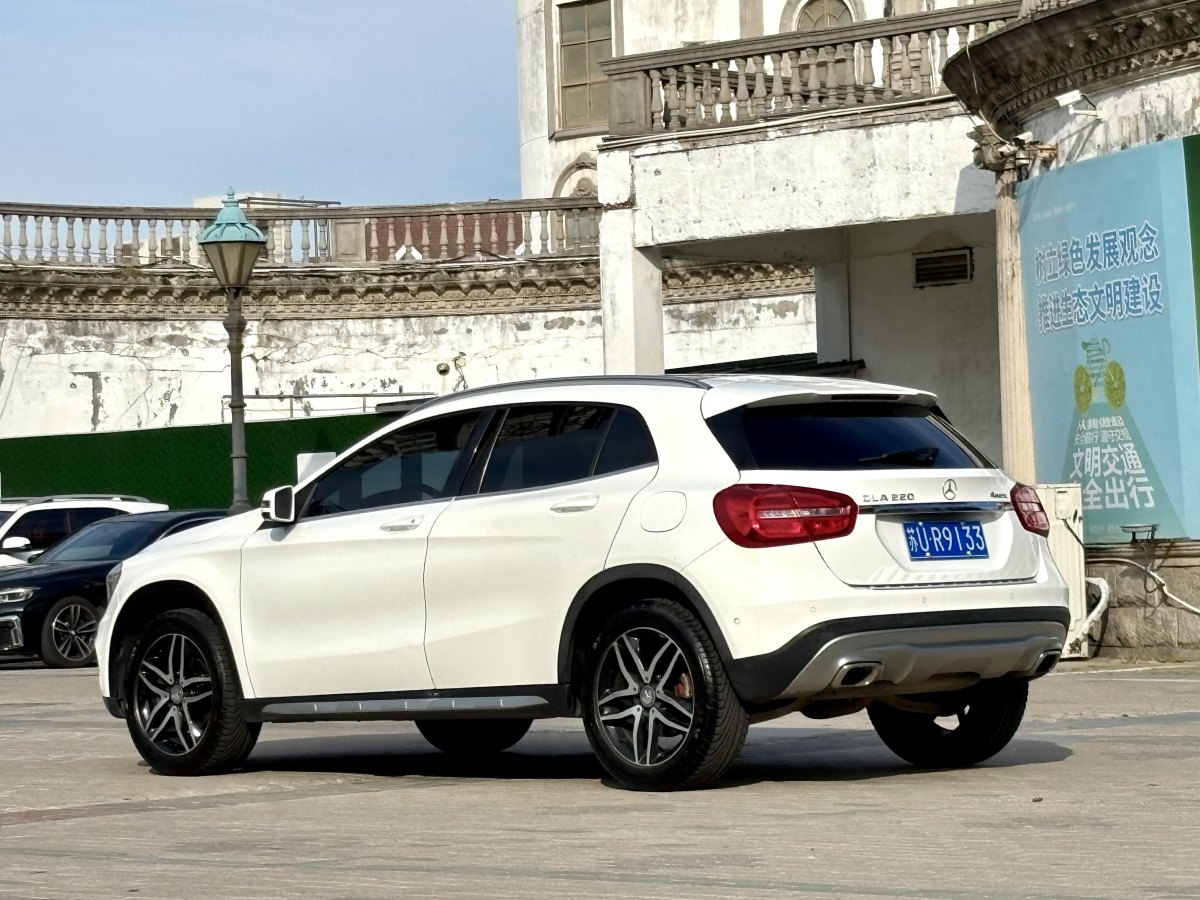 奔馳 奔馳GLA  2016款 GLA 220 4MATIC 時(shí)尚型圖片