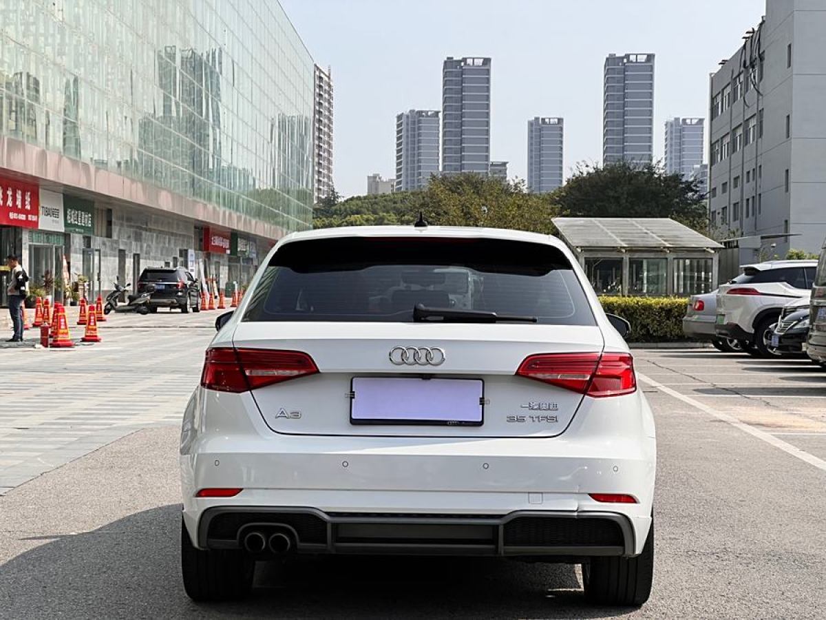 2019年4月奧迪 奧迪A3  2019款 Sportback 35 TFSI 運(yùn)動(dòng)型 國(guó)V