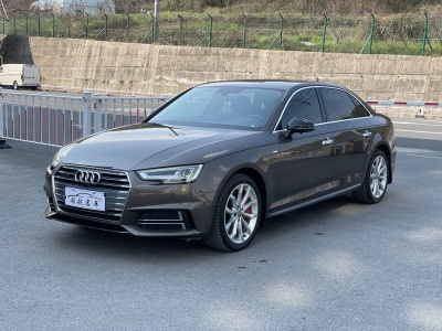 2018年3月 奧迪 奧迪A4L 30周年年型 45 TFSI quattro 個性運(yùn)動版圖片