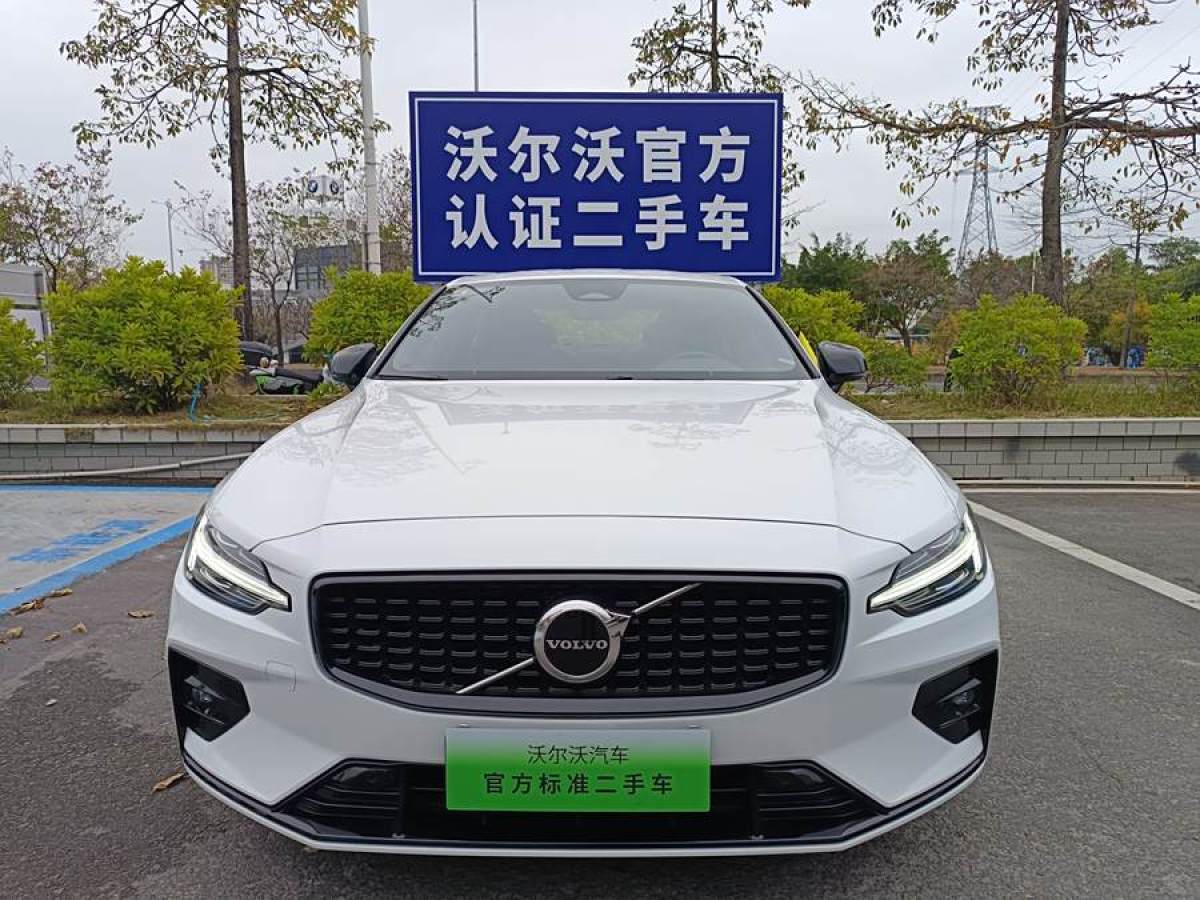 沃爾沃 S60L  2024款 B5 智雅運(yùn)動(dòng)版圖片