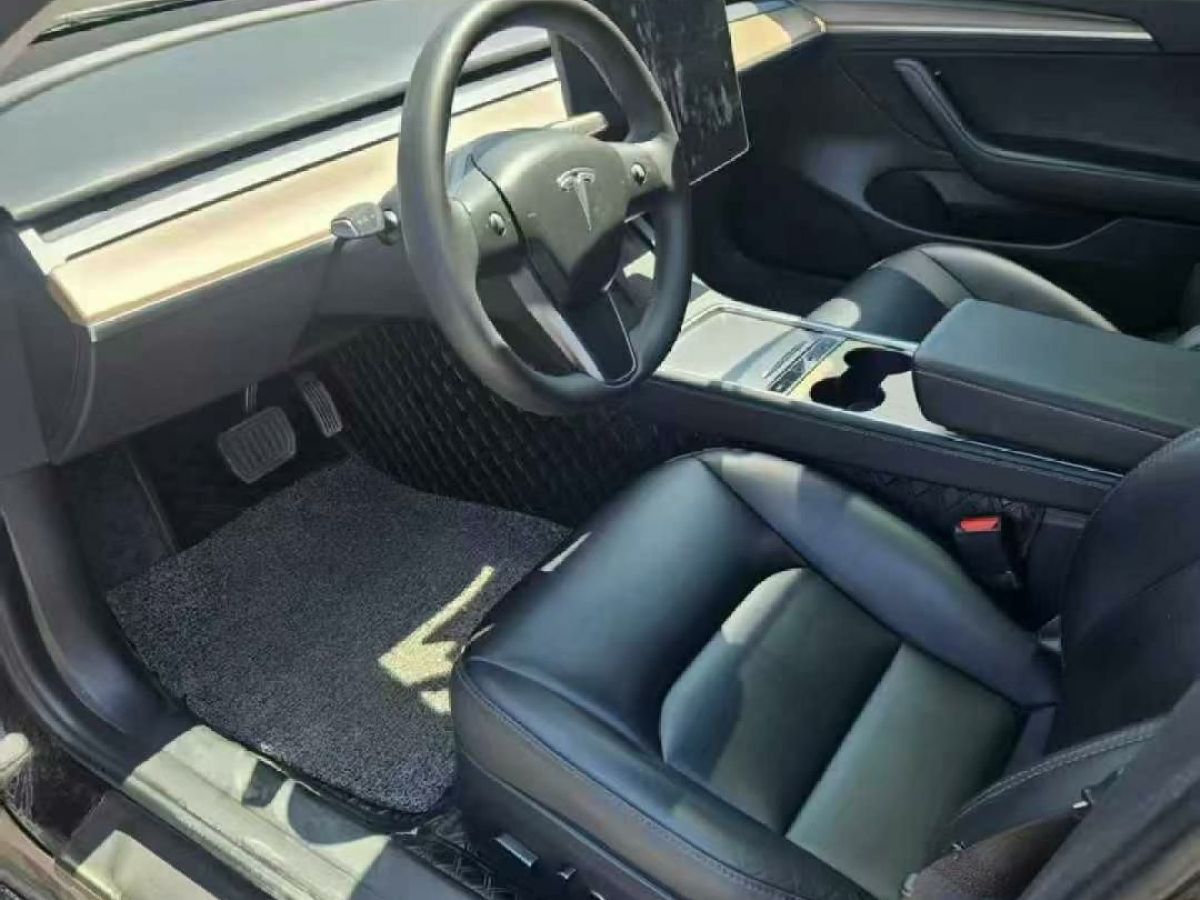 特斯拉 Model S  2023款 三電機(jī)全輪驅(qū)動 Plaid版圖片