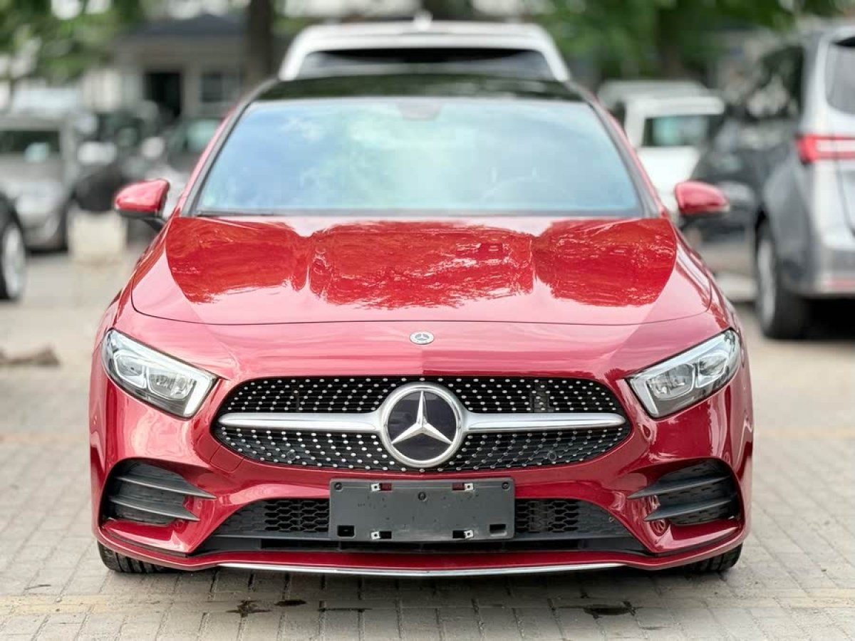 奔馳 奔馳A級  2020款 改款 A 200 L 運動轎車動感型圖片