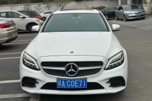 奔馳A級 奔馳  A 220 L 4MATIC 運(yùn)動轎車