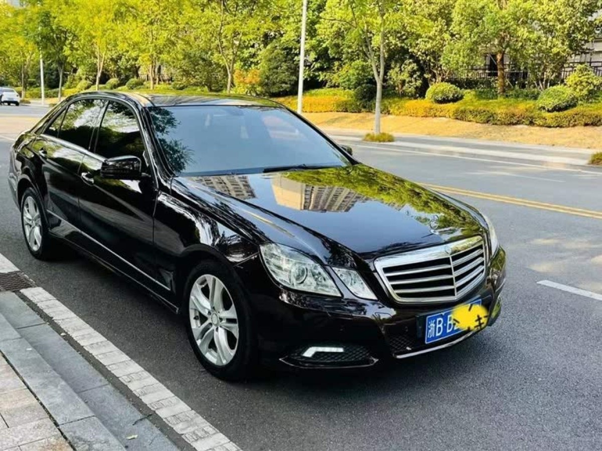 奔馳 奔馳E級(jí)  2010款 E 300 時(shí)尚型豪華版圖片