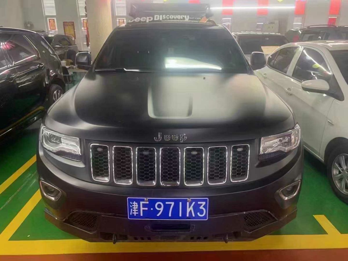 Jeep 大切諾基  2014款 3.0L 舒享導(dǎo)航版圖片