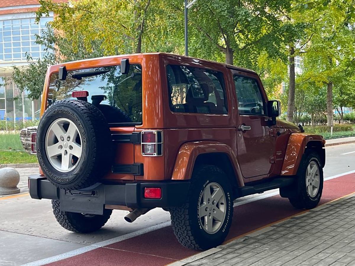 2011年9月Jeep 牧馬人  2011款 3.8L Sahara 兩門版